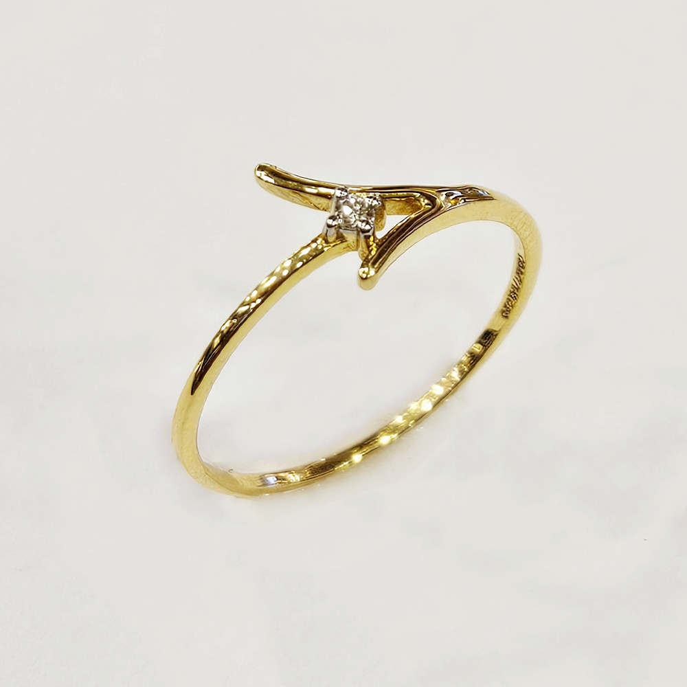 DIAMOND RING